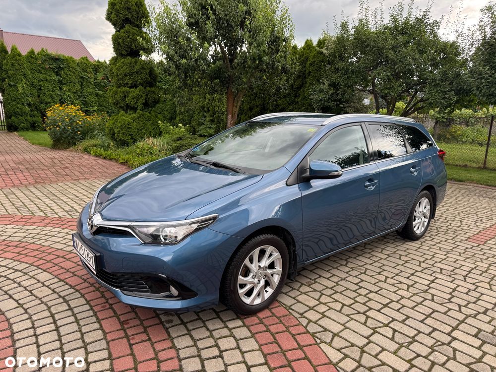 Toyota Auris 1.6 Prestige - 1