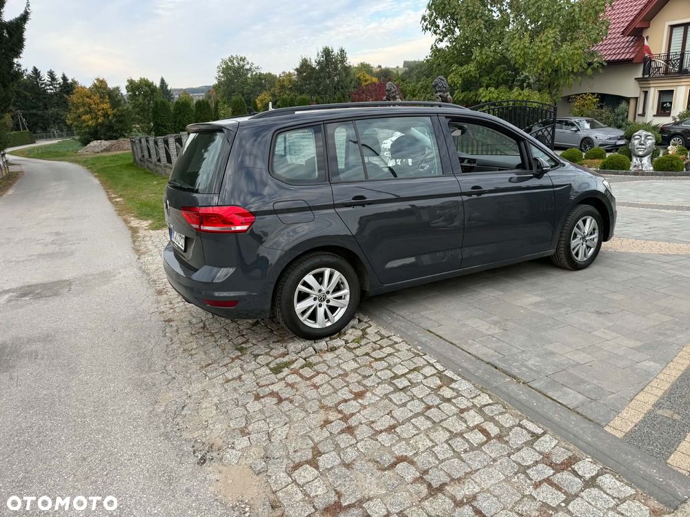 Volkswagen Touran - 3