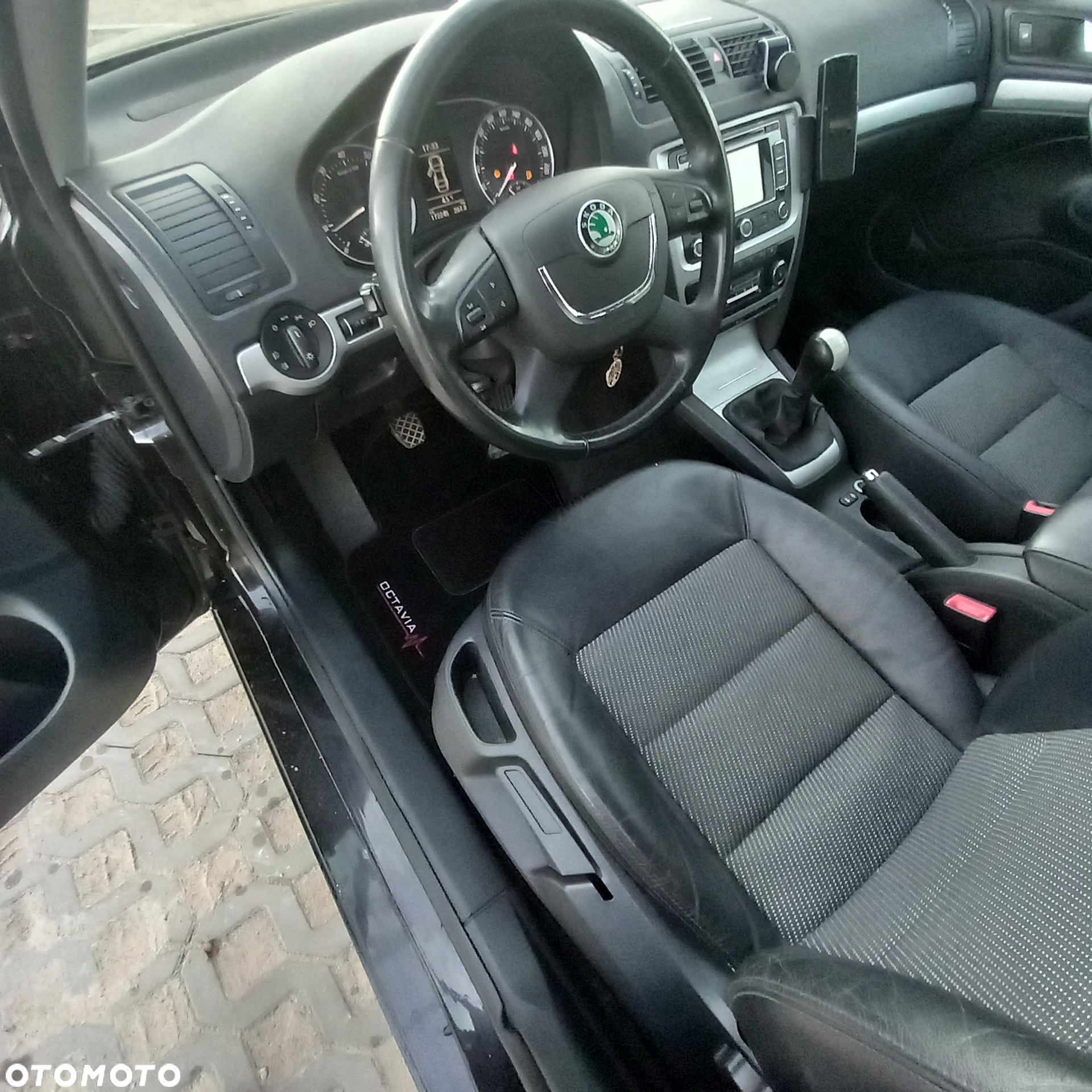 Skoda Octavia 1.8 TSI Ambiente - 8