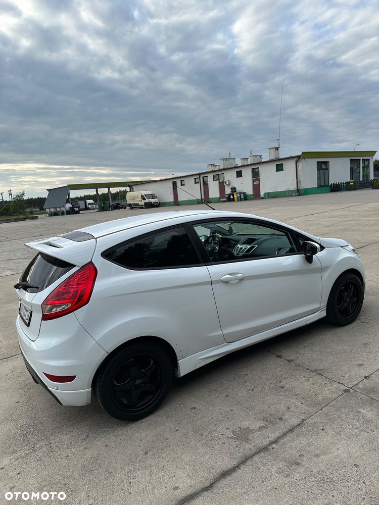 Ford Fiesta - 6