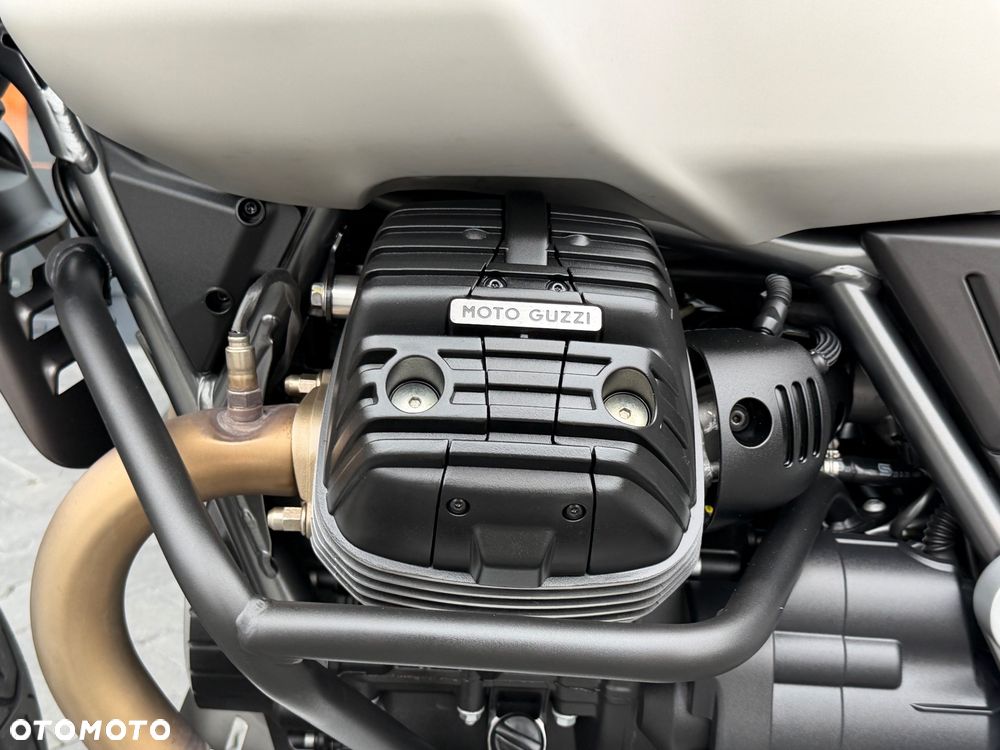 Moto Guzzi V85 - 38
