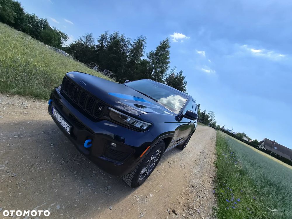 Jeep Grand Cherokee - 21