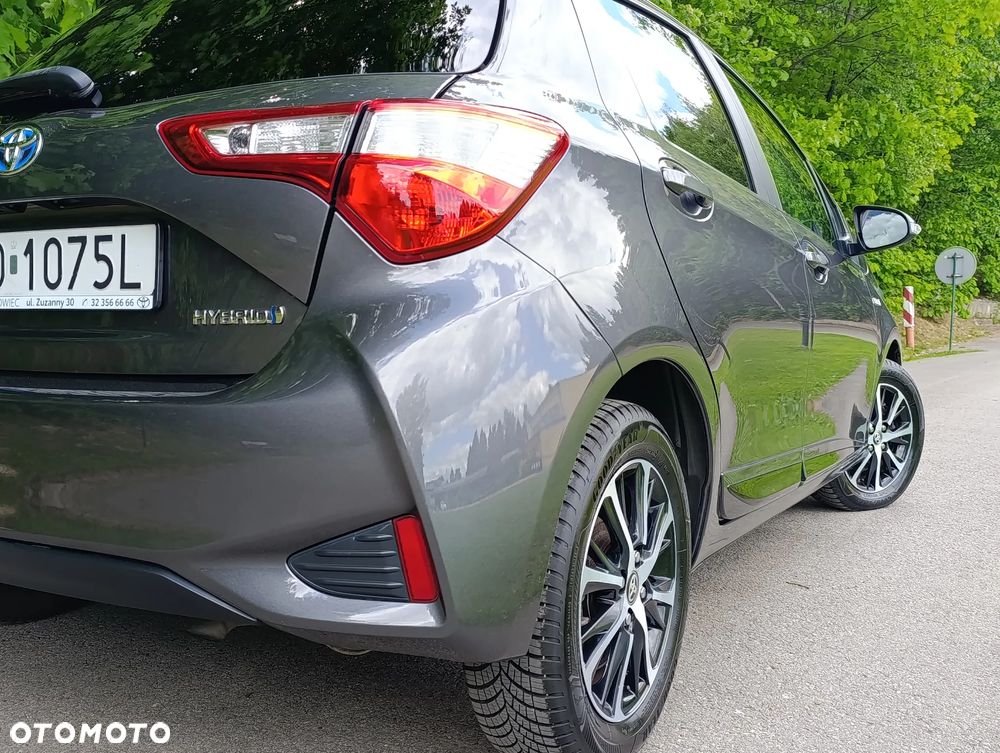 Toyota Yaris Hybrid 100 Premium - 30