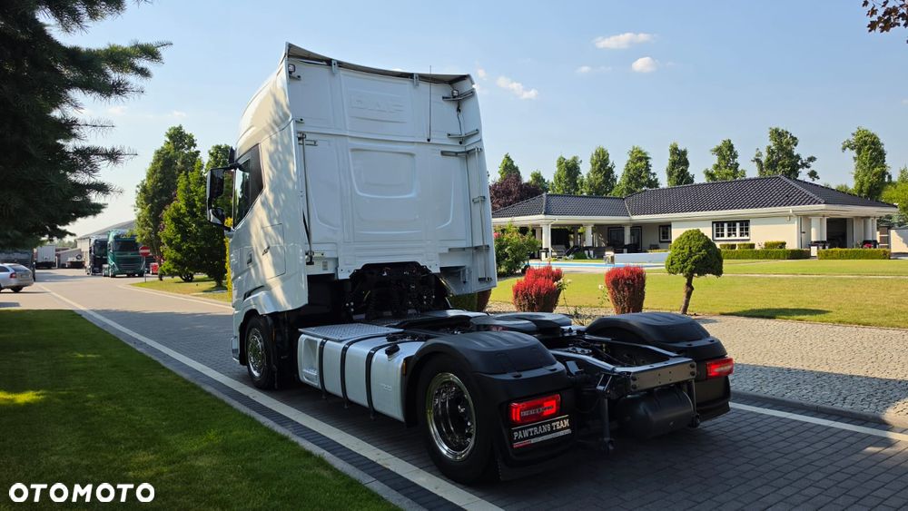 DAF ///XG+///480///2022/// LOW-DECK///MEGA///JEDYNE 334 TYŚ KM///KLIMATYZACJA POSTOJOWA/// FULL LED///WIRTUAL COCPIT///WYŚWIETLACZ OBCIĄŻENIA///STAN BARDZO DOBRY. - 7