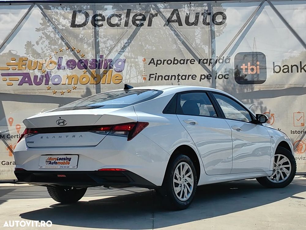 Hyundai Elantra 1.6 l 123 CP CVT Comfort - 13