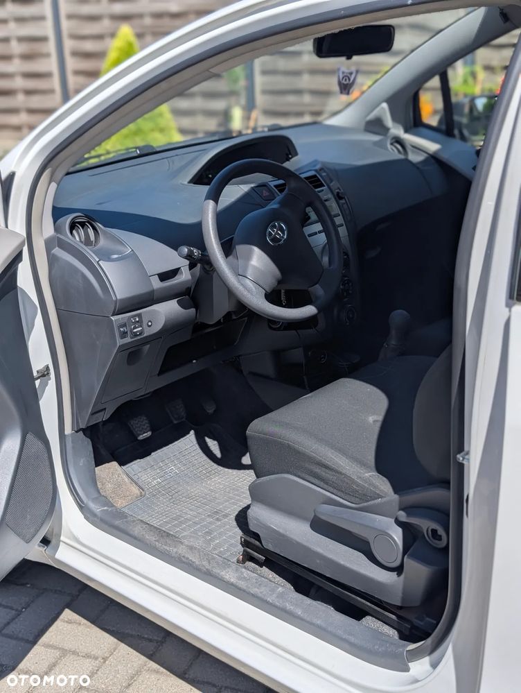Toyota Yaris - 13