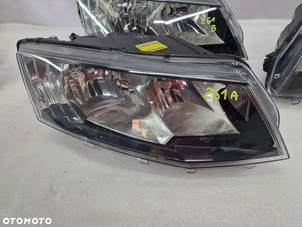 SKODA OCTAVIA 3 III 5E0 12- LEWA / PRAWA ZWYKŁA LAMPA PRZEDNIA PRZÓD , NR 5E1941016 / 5E1941015 , NR AUKCJI LA261 - 2