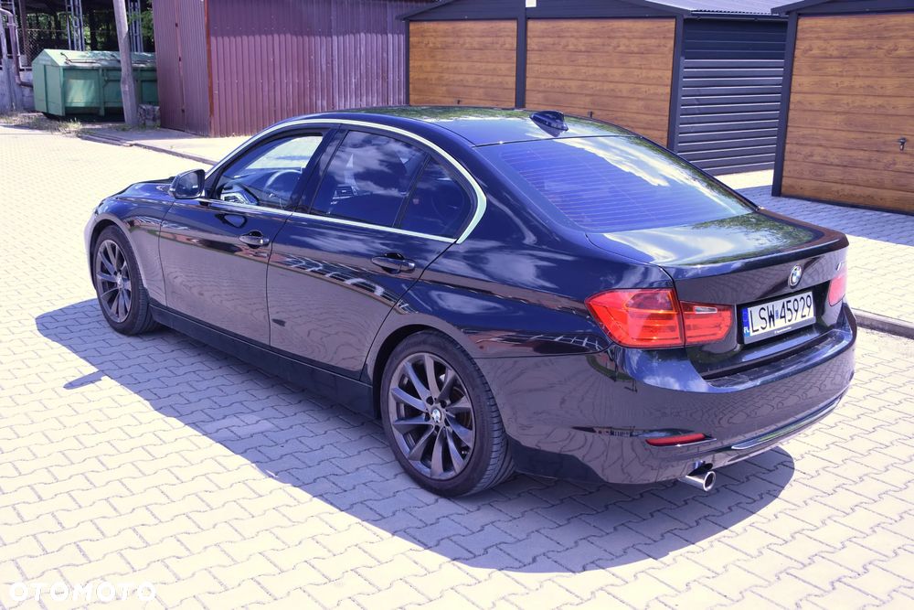 BMW Seria 3 320d Efficient Dynamic Edition Luxury Line - 4