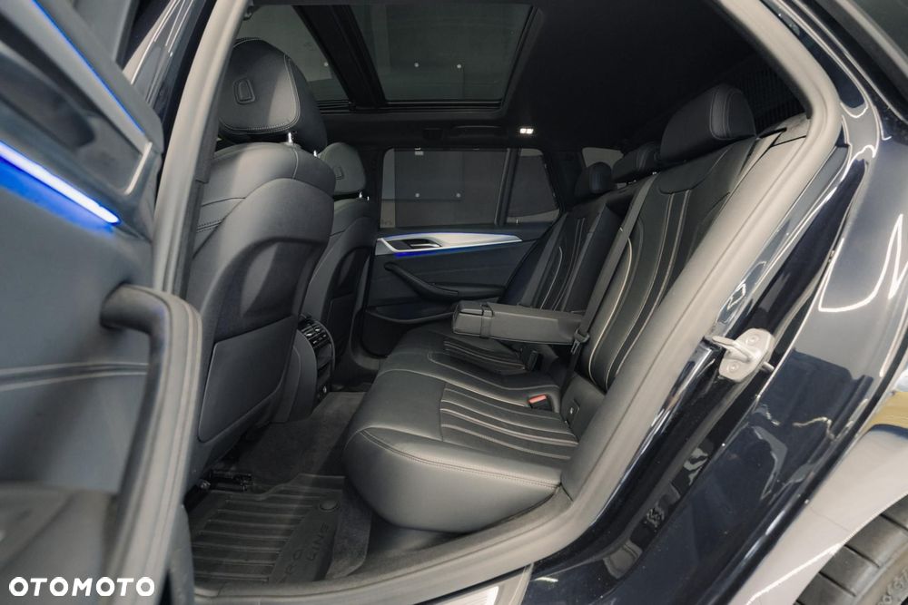 BMW Seria 5 520d M Sport - 15