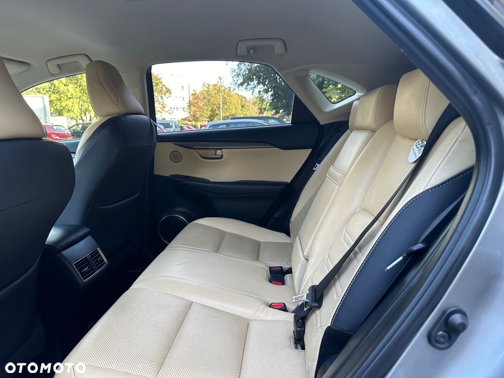 Lexus NX 200t Prestige AWD - 26