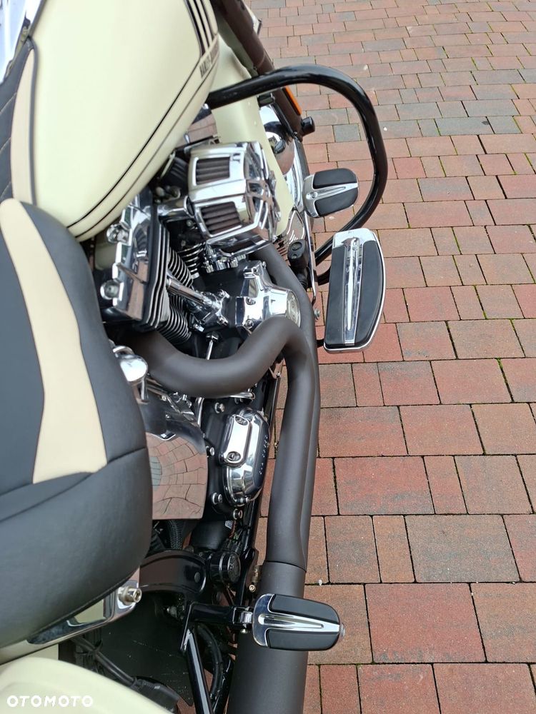 Harley-Davidson Softail Heritage Classic - 12