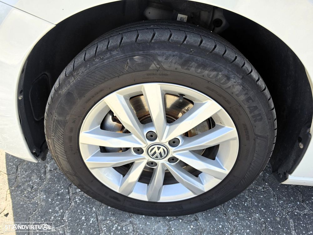 VW Touran 1.6 TDI Confortline - 8