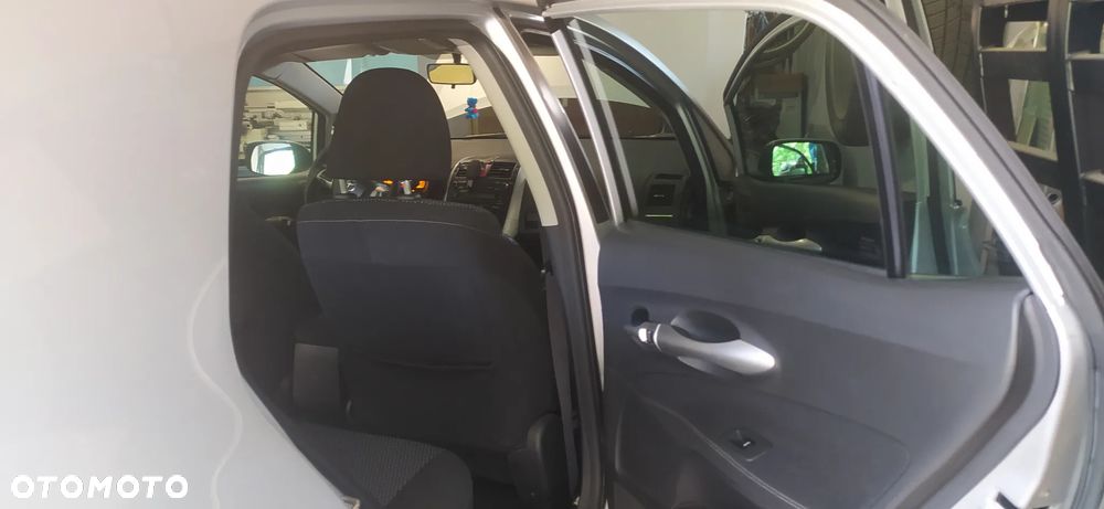 Toyota Auris 1.6 2010 - 12