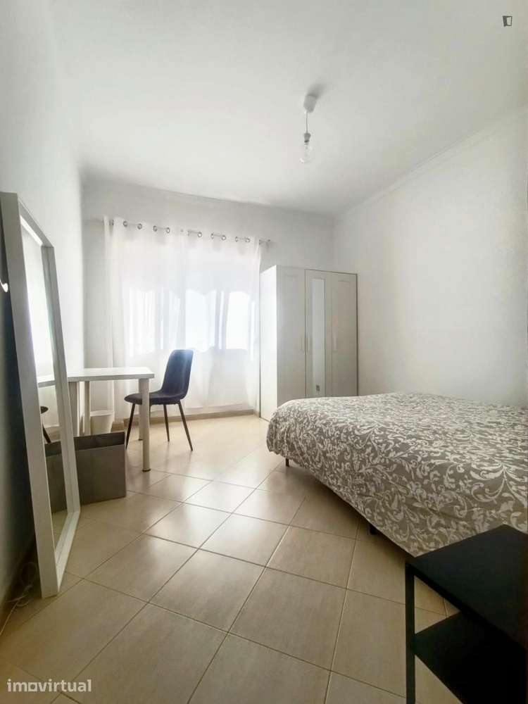 Quarto - localizado em Setubal - Grande imagem: 4/10