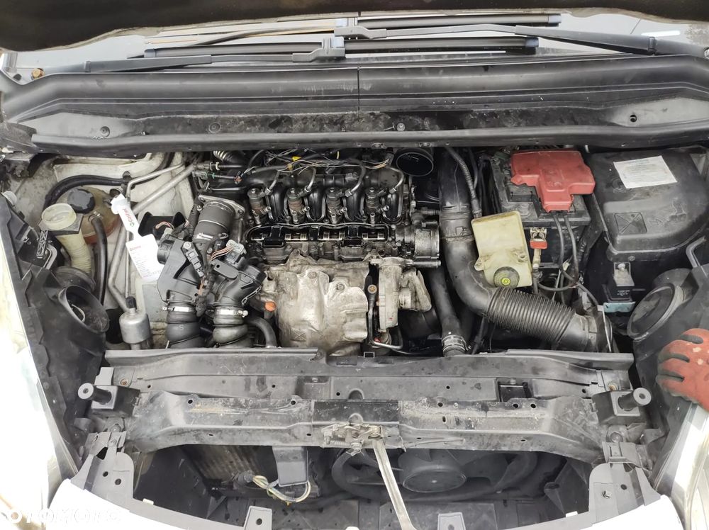 Citroen C4 Picasso (06-10.) 1.6 HDI 108KM. Silnik DV6TED4 Skrzynia 20DP33 lakier EWP - BANQUISE WHITE.Cały na części. GWARANCJA !!!  Przód Tył Zestaw Komplet Drzwi Klapa Zderzak Błotnik Maska Grill Atrapa Szyba Pas Lampa Lusterko Boczki Fotel Kanapa Kokpit Deska Rozdzielcza Przełącznik Włącznik Sterownik Przewody Wiązka Instalacja Moduł Komputer Czujnik Listwa Pompa Alternator Wtryski Głowica Rozrusznik Kompresor Sprzęgło Dwumas Silnik Skrzynia ABS Klimatyzacji Paliwa Wspomagania Kolektor Turbina Przepustnica Zawór Chłodnica Koło Hak Belka Sanki Zawieszenie Mcpherson Półoś Amortyzator Wydech Tłumik Zacisk Most - 12