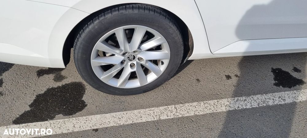 Skoda Superb 2.0 TDI DSG 4X4 Style - 8