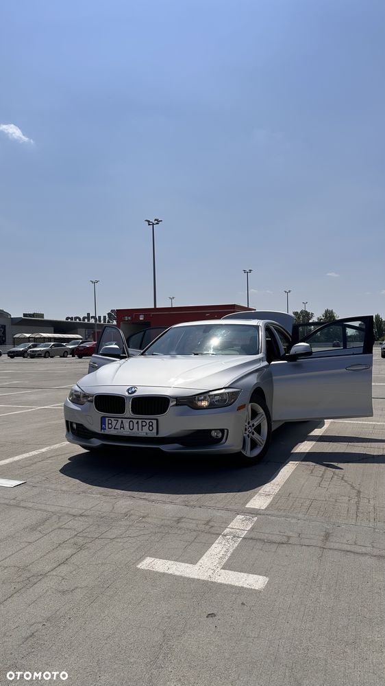 BMW Seria 3 320i - 15