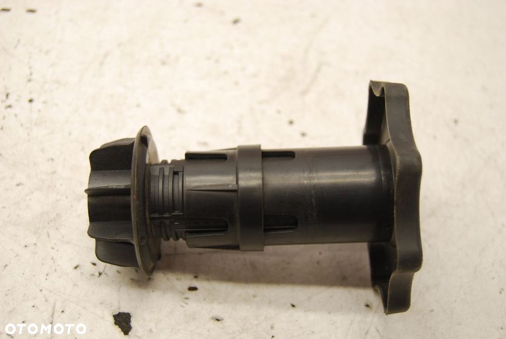 ŚRUBA KOŁA ZAPASOWEGO 8E9803899A/C AUDI A4 B7 B6 KOMBI - 1