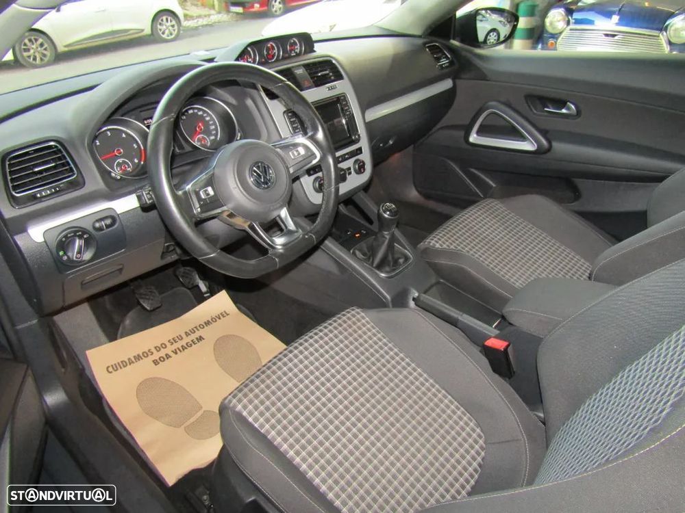 VW Scirocco 2.0 TDI Sport - 13
