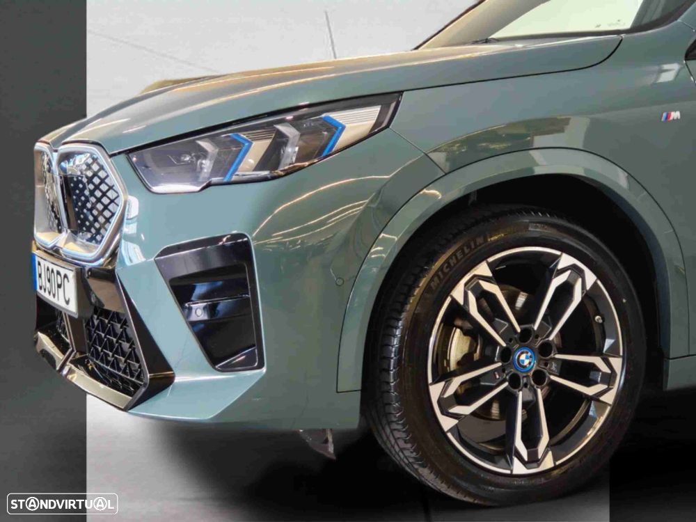 BMW iX2 eDrive20 Pack Desportivo M Pro - 7
