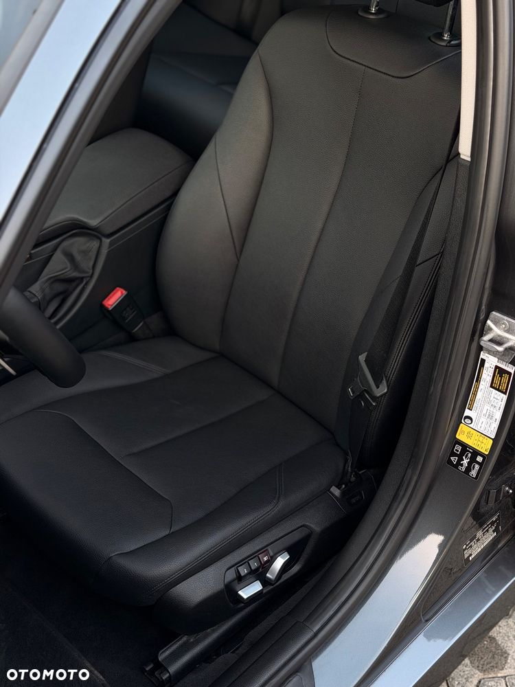 BMW Seria 3 320i xDrive M Sport - 21