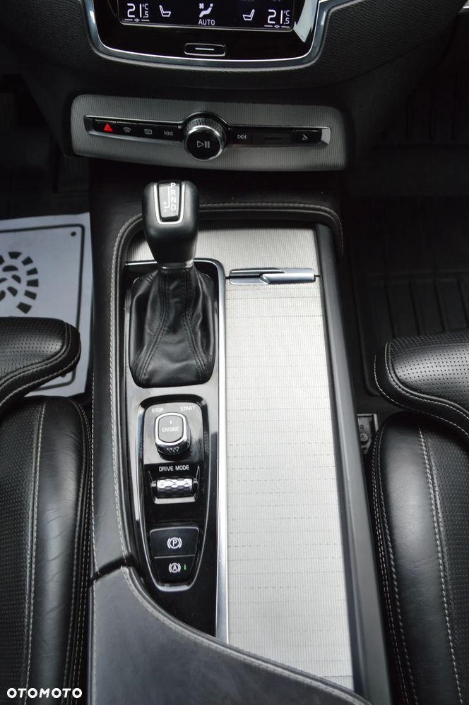 Volvo XC 90 - 28
