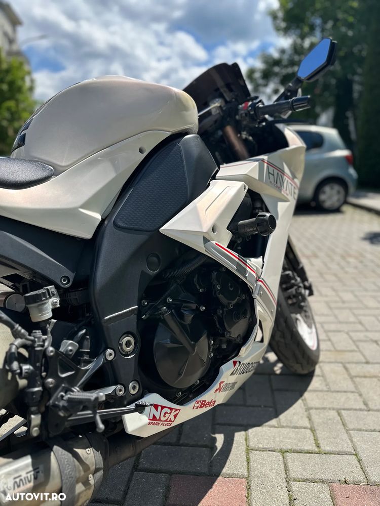 Kawasaki ZX-10 - 8