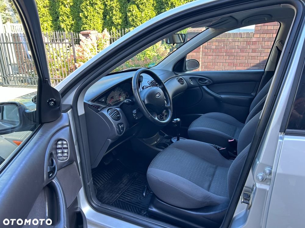 Ford Focus 1.6 Ghia - 5
