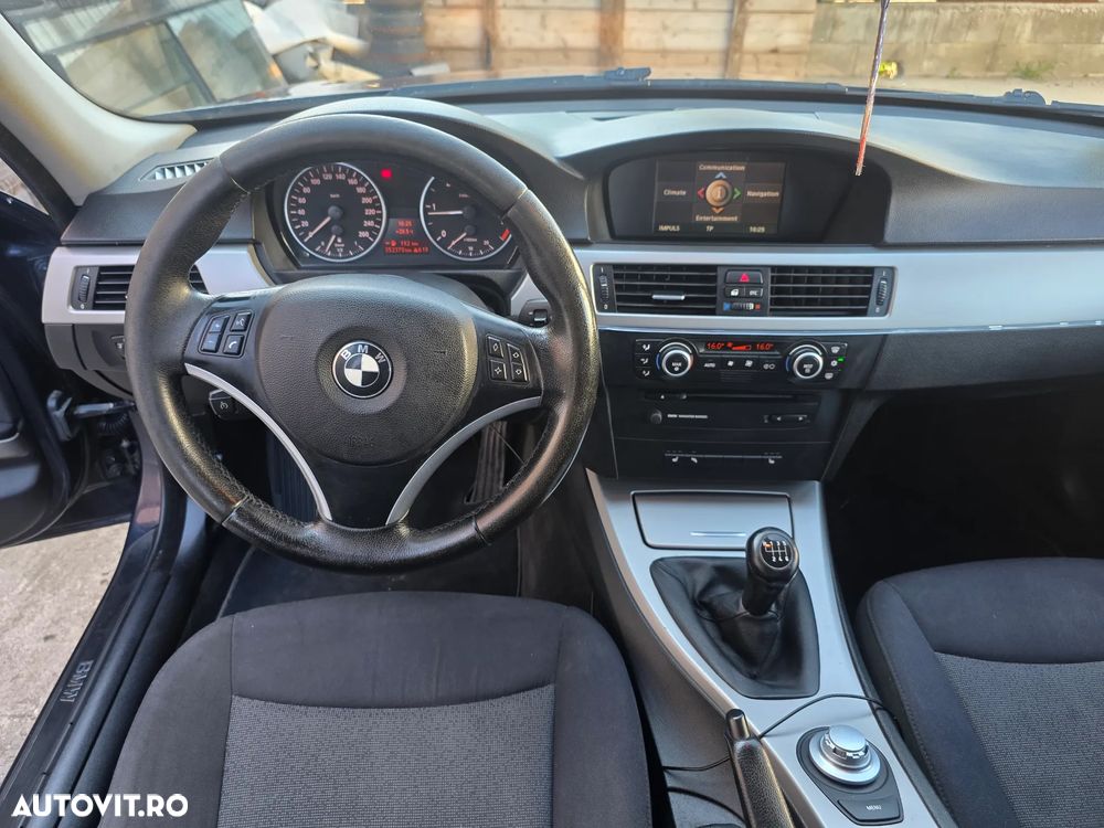BMW Seria 3 320d Touring - 6