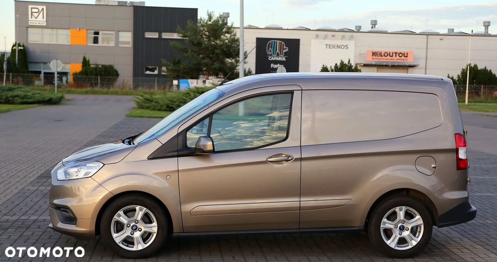 Ford Transit Courier - 4