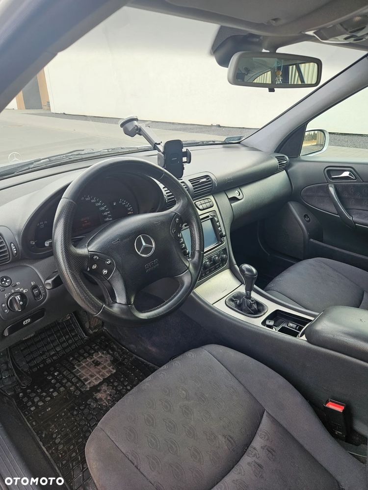 Mercedes-Benz Klasa C 180 T Kompressor Classic - 5