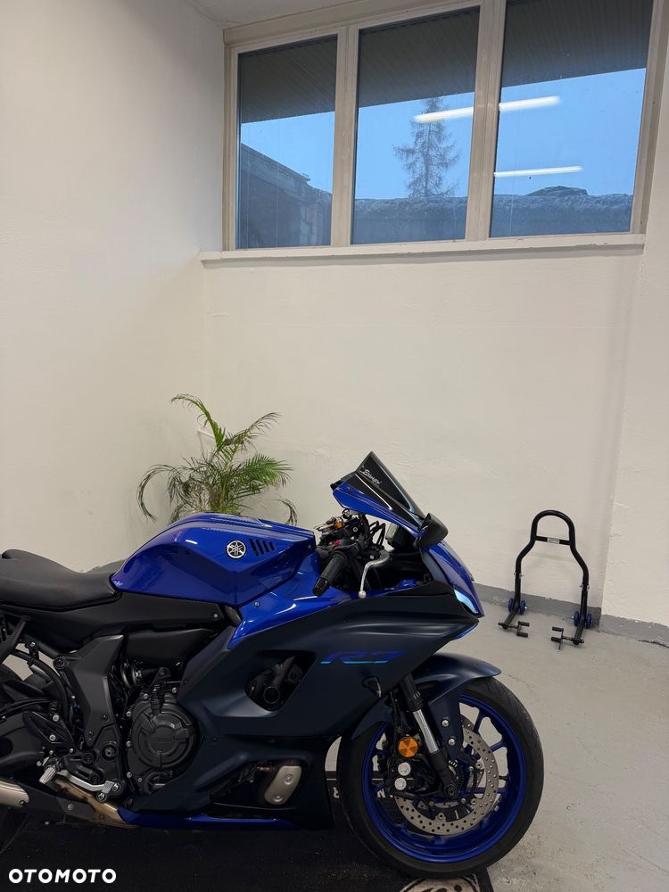 Yamaha R7 - 8