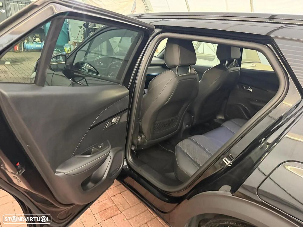 Peugeot 2008 1.5 BlueHDi GT Pack EAT8 - 26