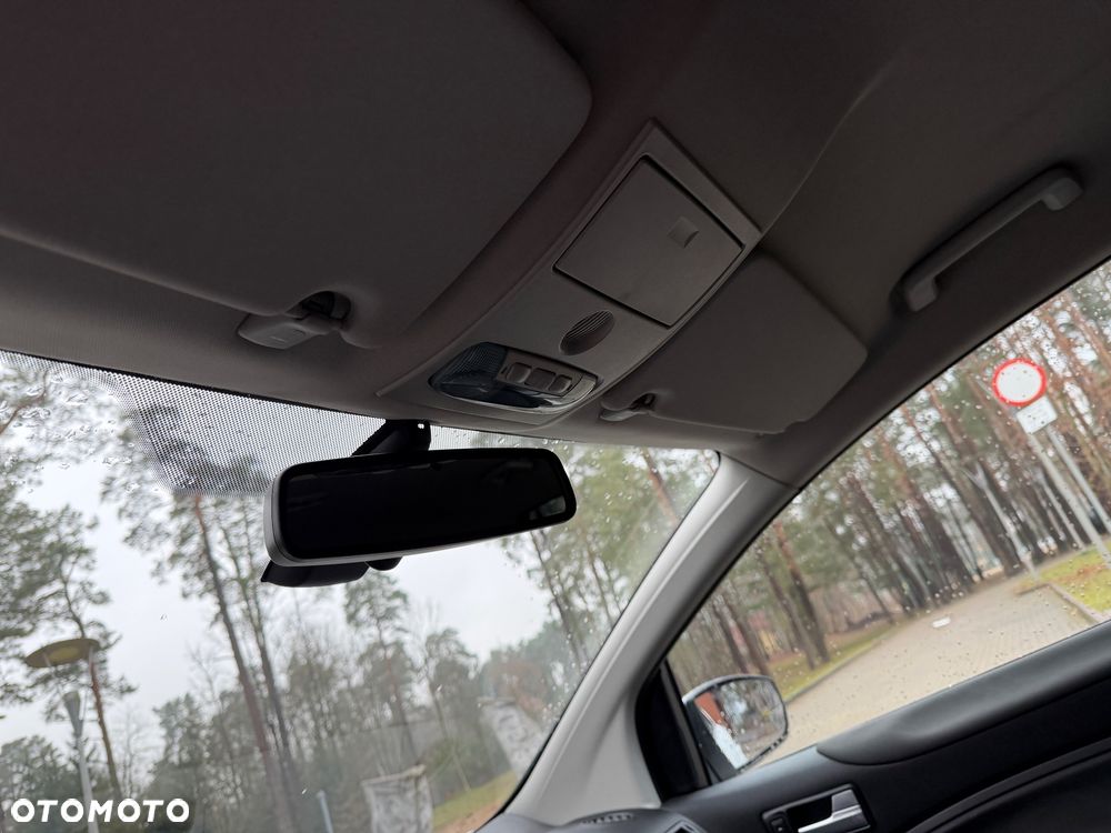 Ford Kuga 2.0 TDCi 2x4 Titanium - 26