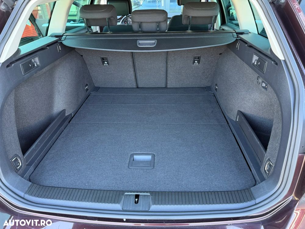 Volkswagen Passat 1.6 TDI (BlueMotion Technology) DSG Comfortline - 23