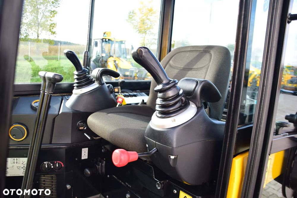 JCB 16C-1 - 12