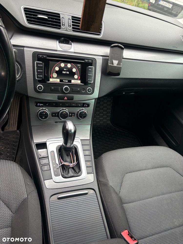 Volkswagen Passat 2.0 Blue TDI DSG SCR Comfortline - 11
