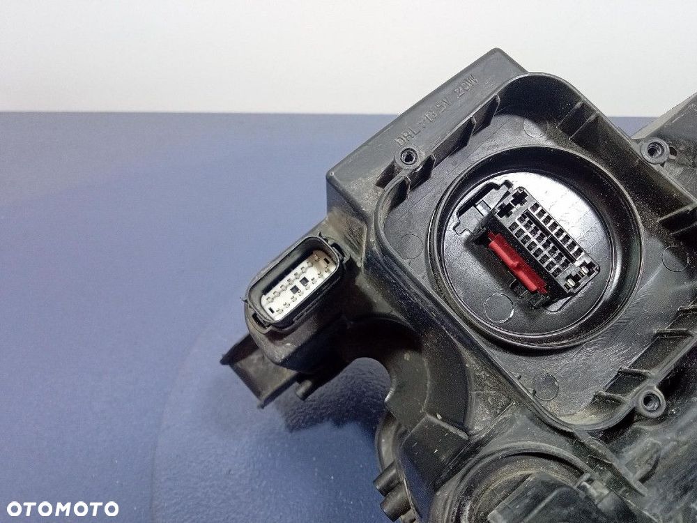 GRAND CHEROKEE WK2 LIFT REFLEKTOR PRAWY BI XENON LAMPA PRAWA 68111035AD - 6