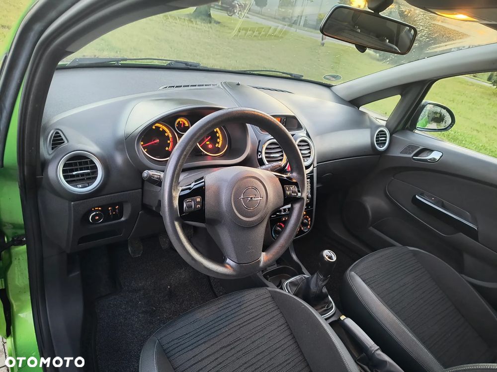 Opel Corsa 1.2 16V Edition 150 - 8