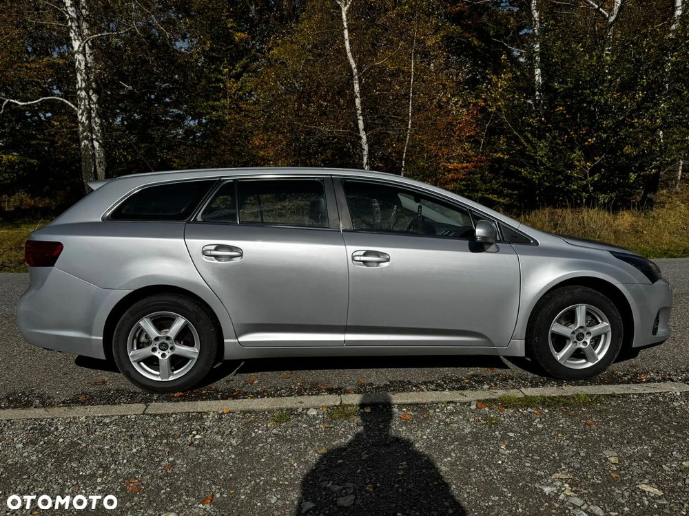 Toyota Avensis - 1
