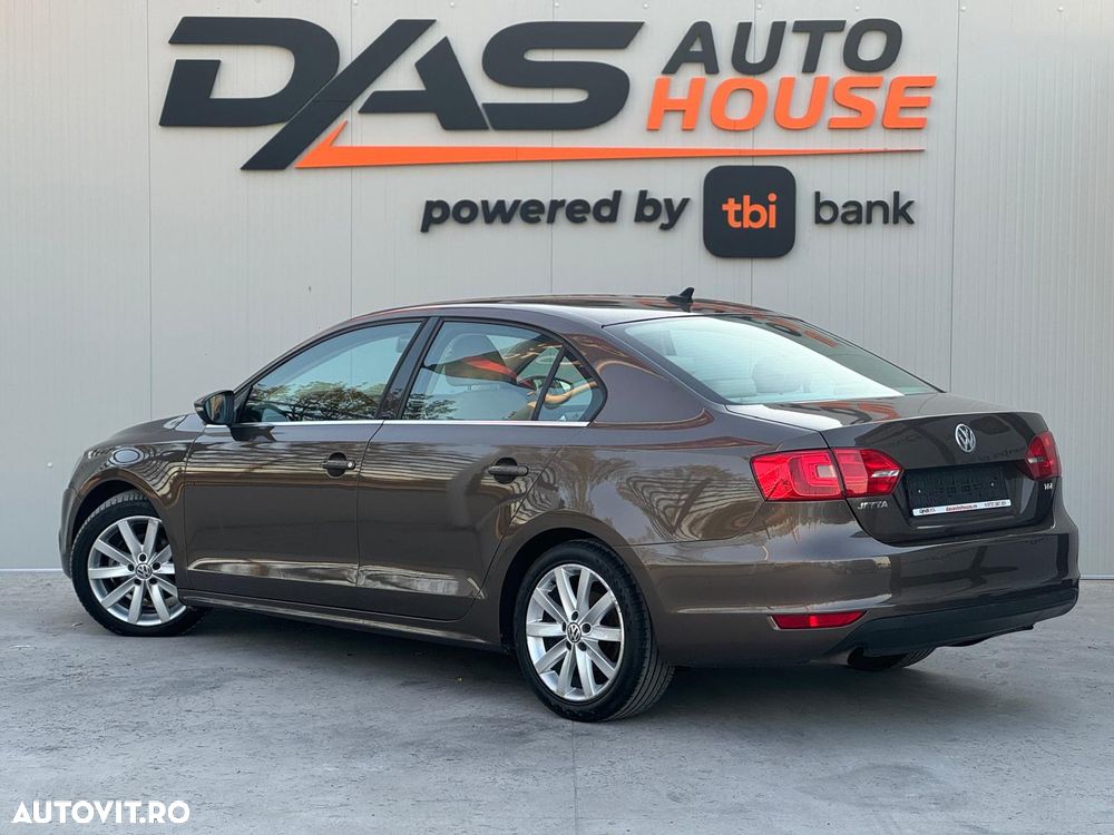 Volkswagen Jetta 1.6 TDI DSG Highline - 6