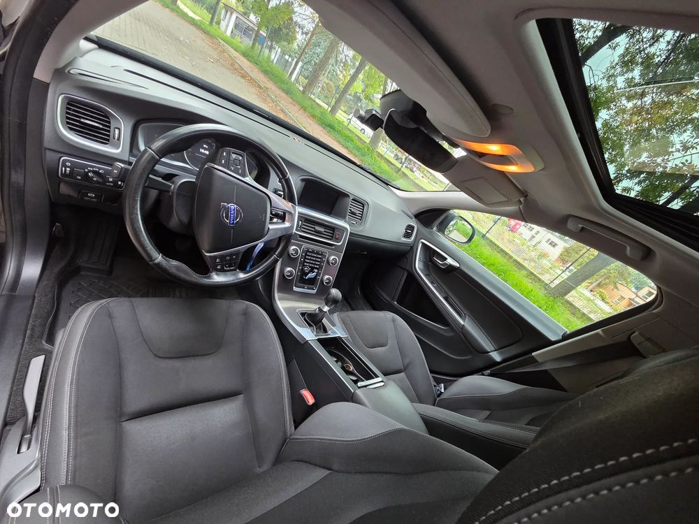 Volvo V60 D2 Momentum - 15