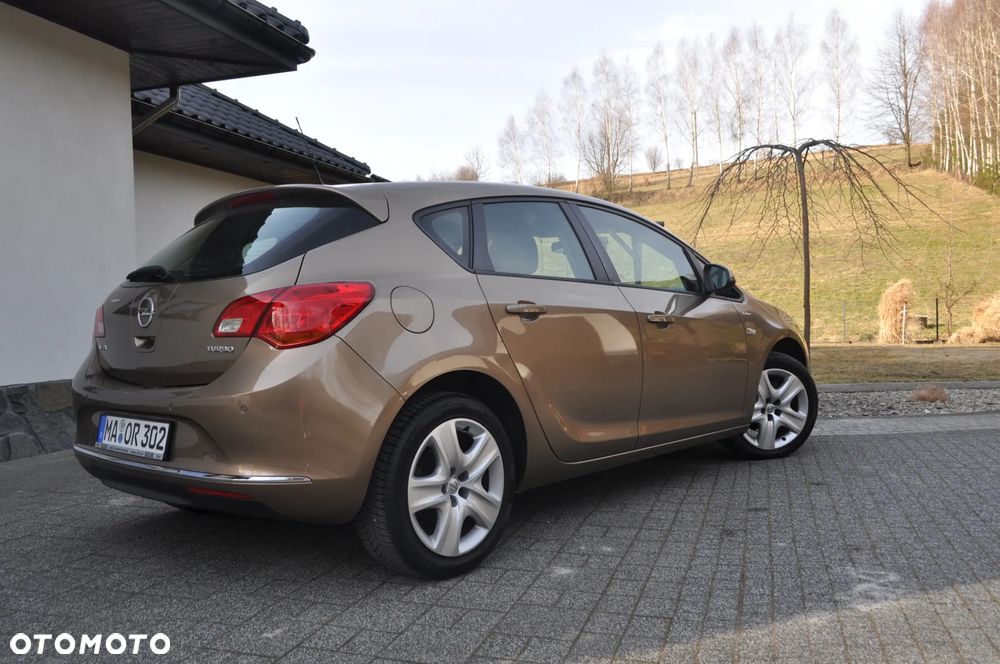 Opel Astra 1.4 Turbo Color Edition - 10