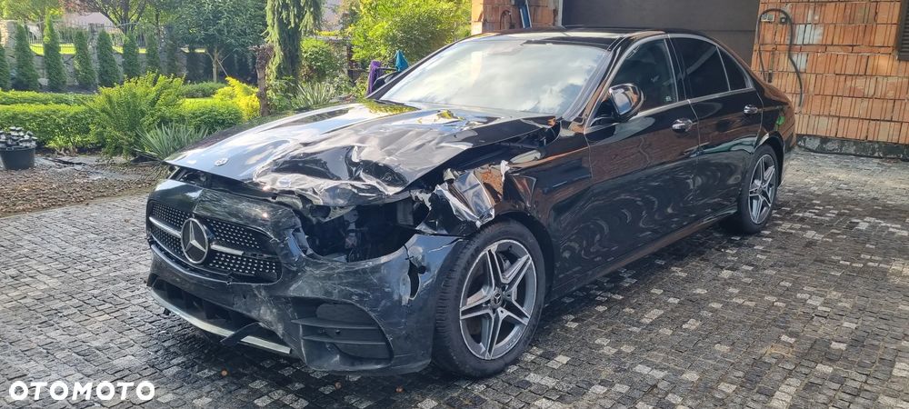 Mercedes-Benz Klasa E 220 d 9G-TRONIC AMG Line - 25