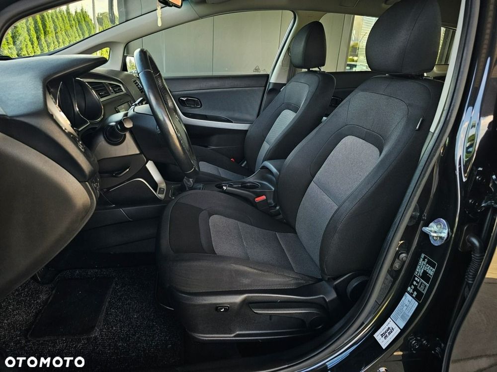 Kia Ceed - 27