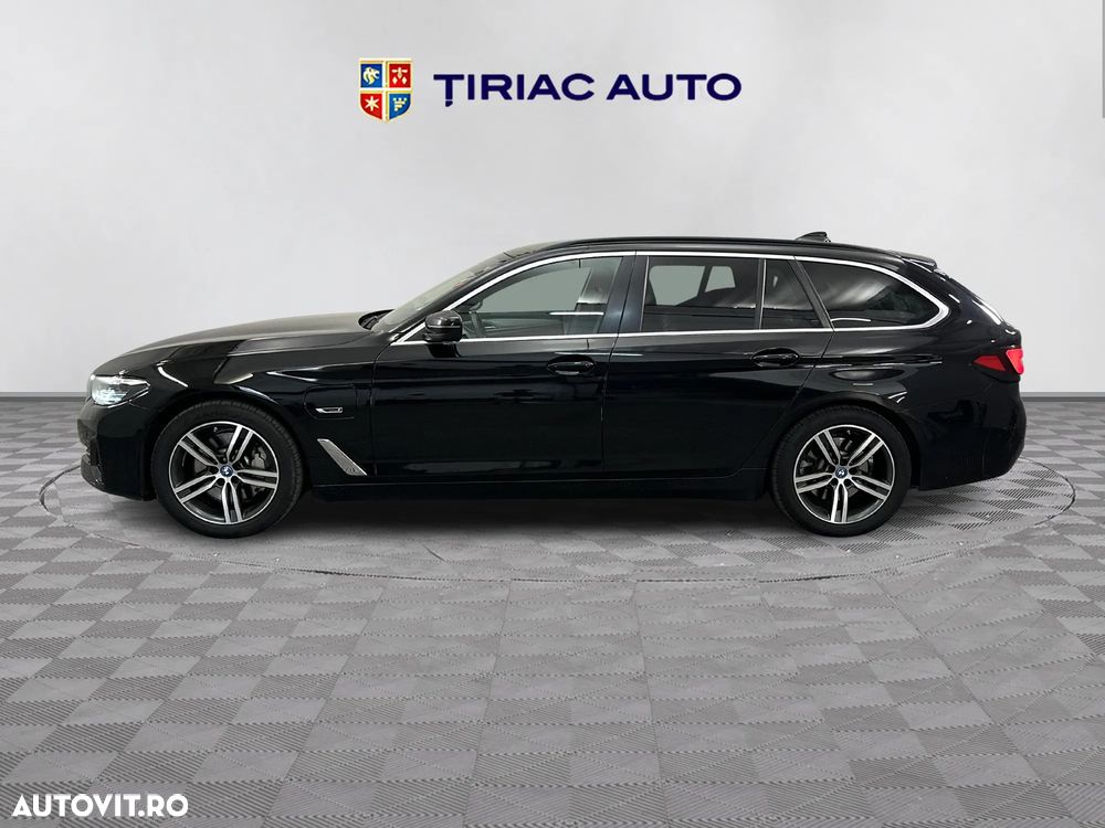 BMW Seria 5 530e xDrive Touring Aut. - 2