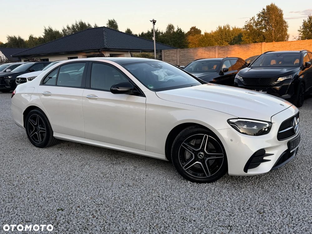 Mercedes-Benz Klasa E 220 d 4Matic T 9G-TRONIC AMG Line - 20
