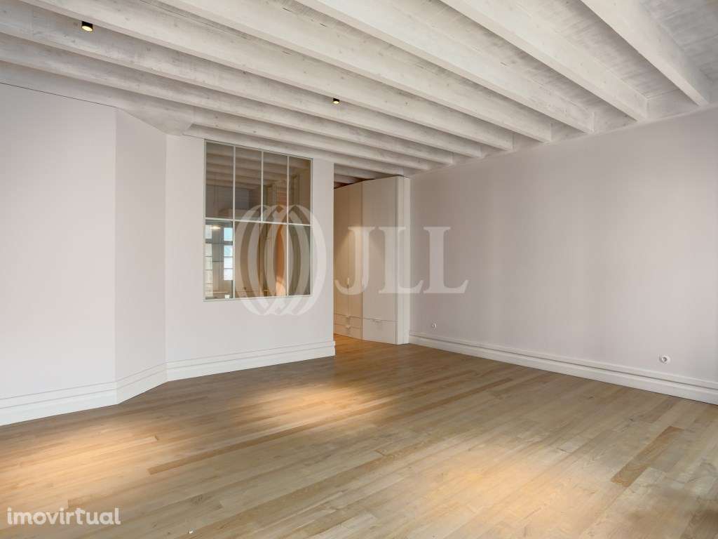 Apartamento T3 na Rua Mouzinho da Silveira, no Porto - Grande imagem: 4/29