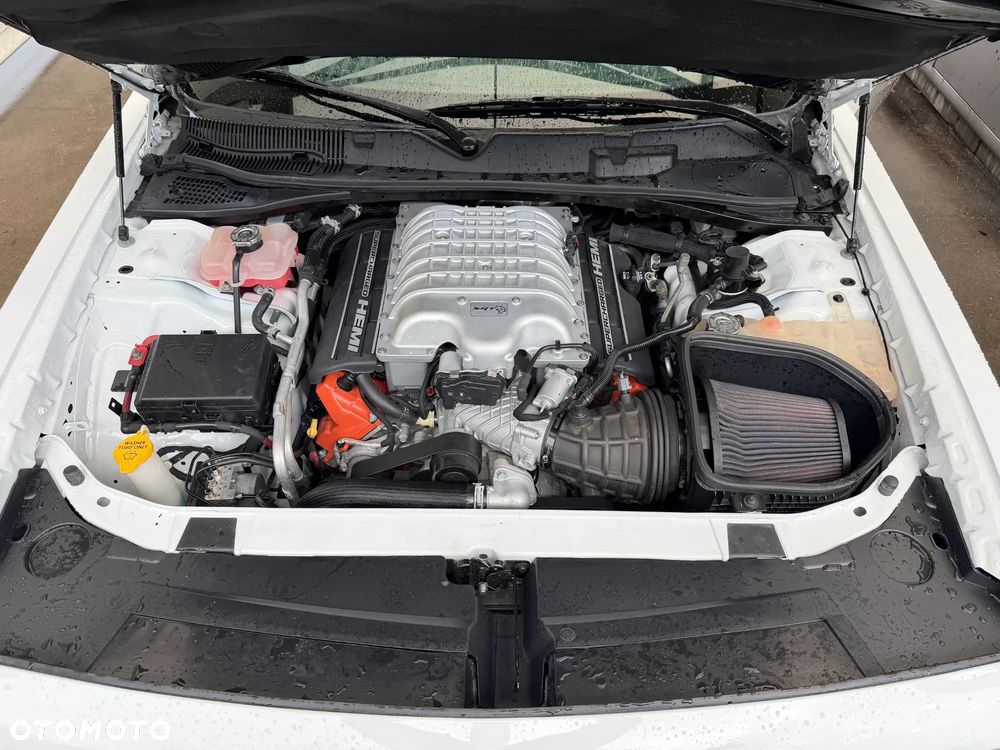 Dodge Challenger 6.2 Hellcat - 14