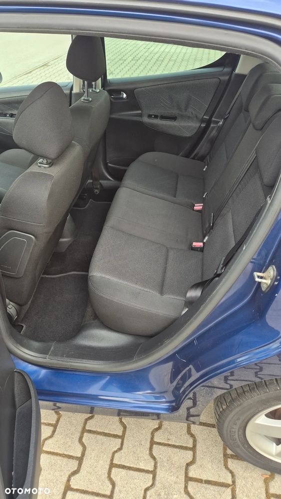 Peugeot 207 - 15